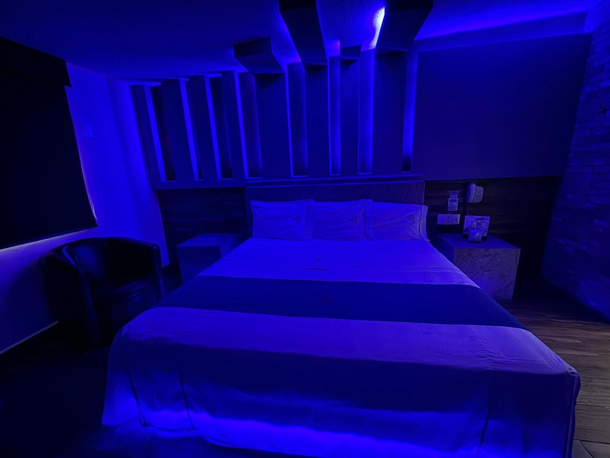 Hotel Bataclan Temixco Exteriör bild
