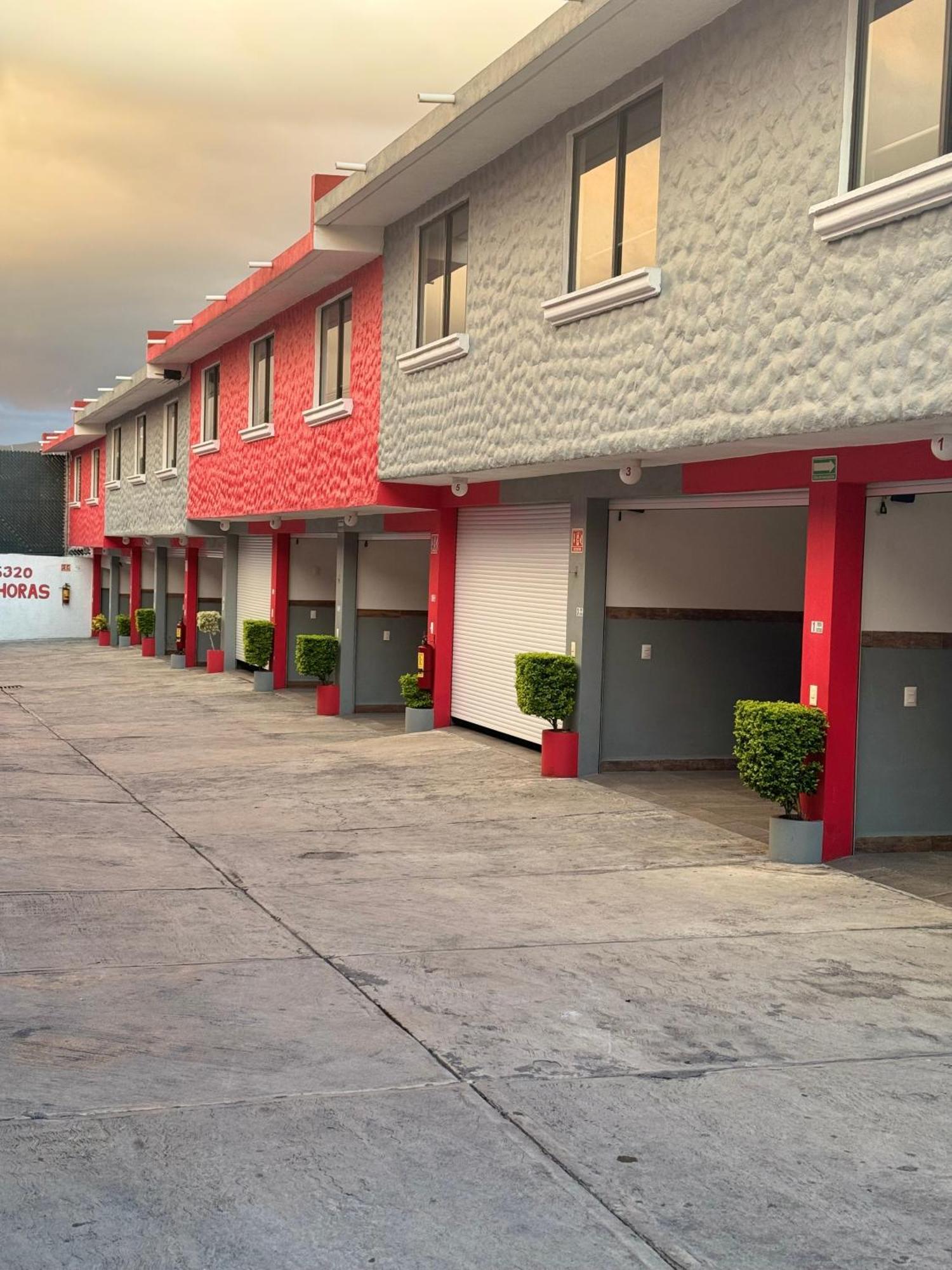 Hotel Bataclan Temixco Exteriör bild