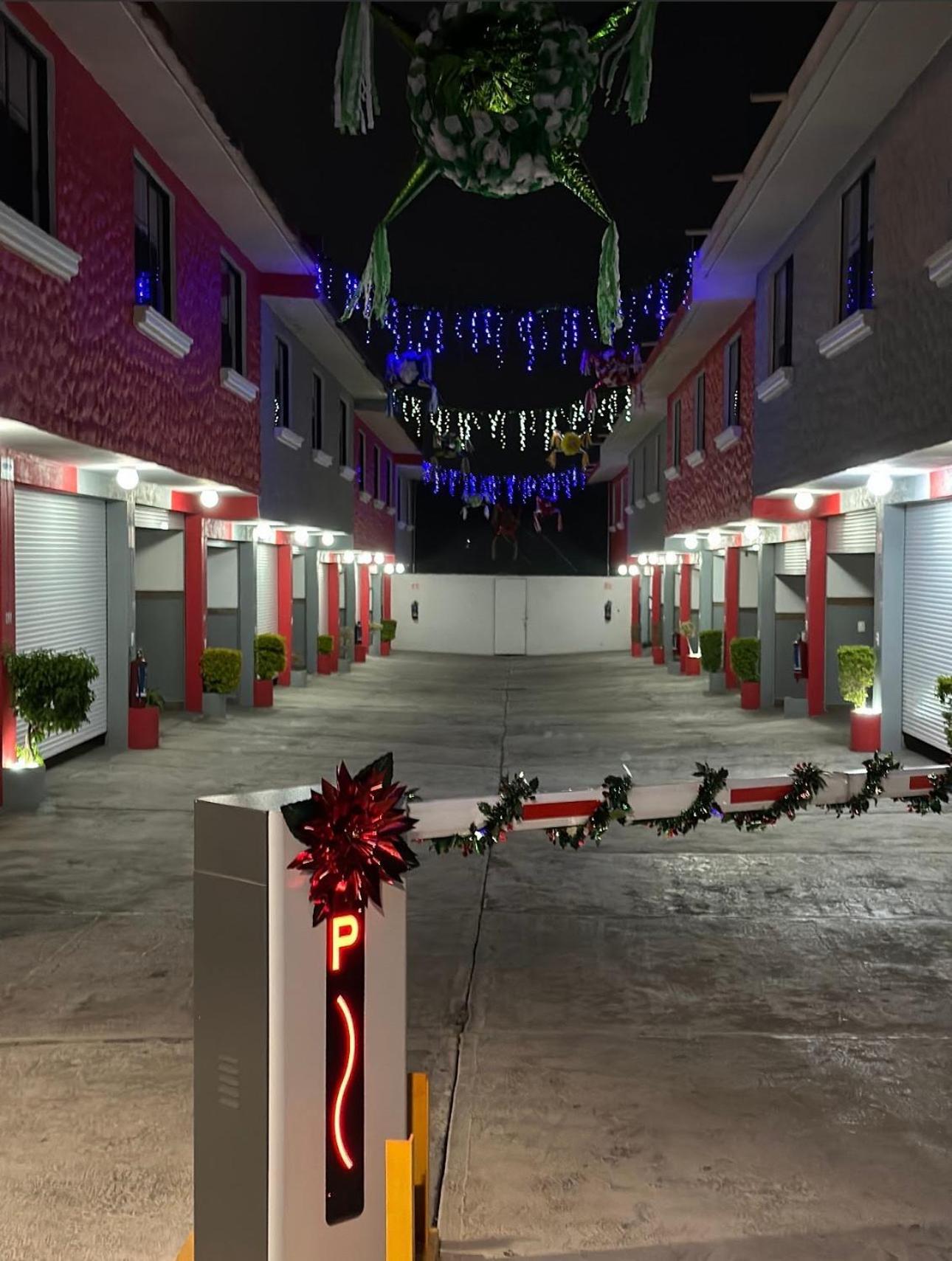 Hotel Bataclan Temixco Exteriör bild